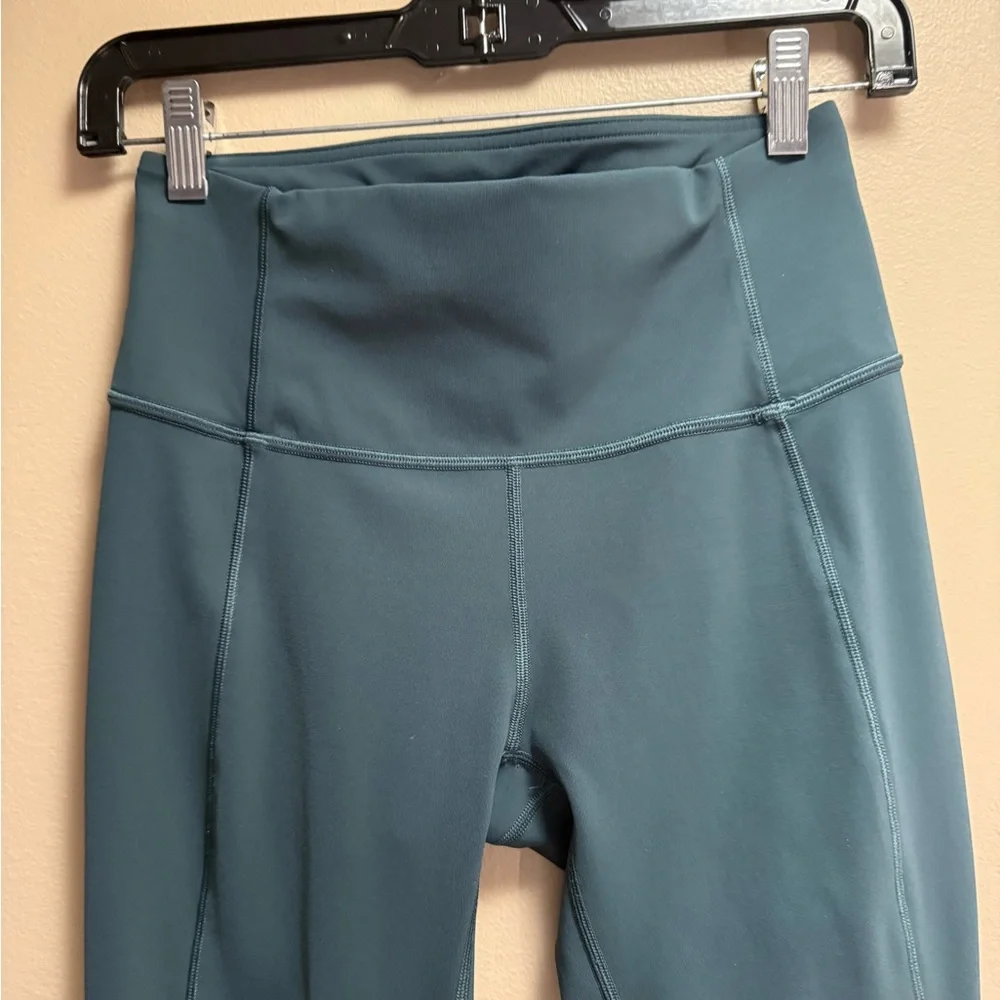 Lululemon Teal High Rise Capri Leggings Size 6 - Picture 2 of 8